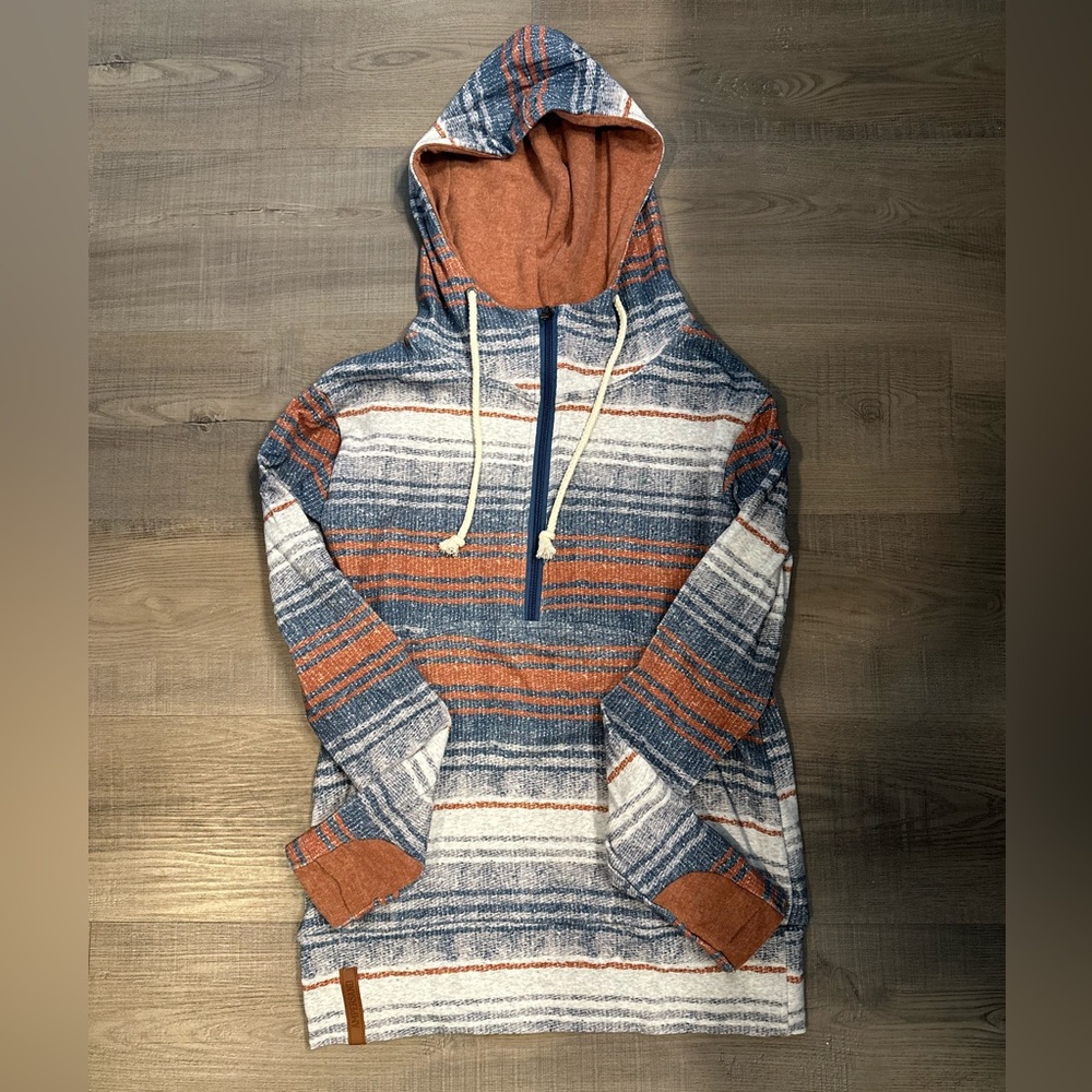 Cute light quarter zip sweater. Never worn